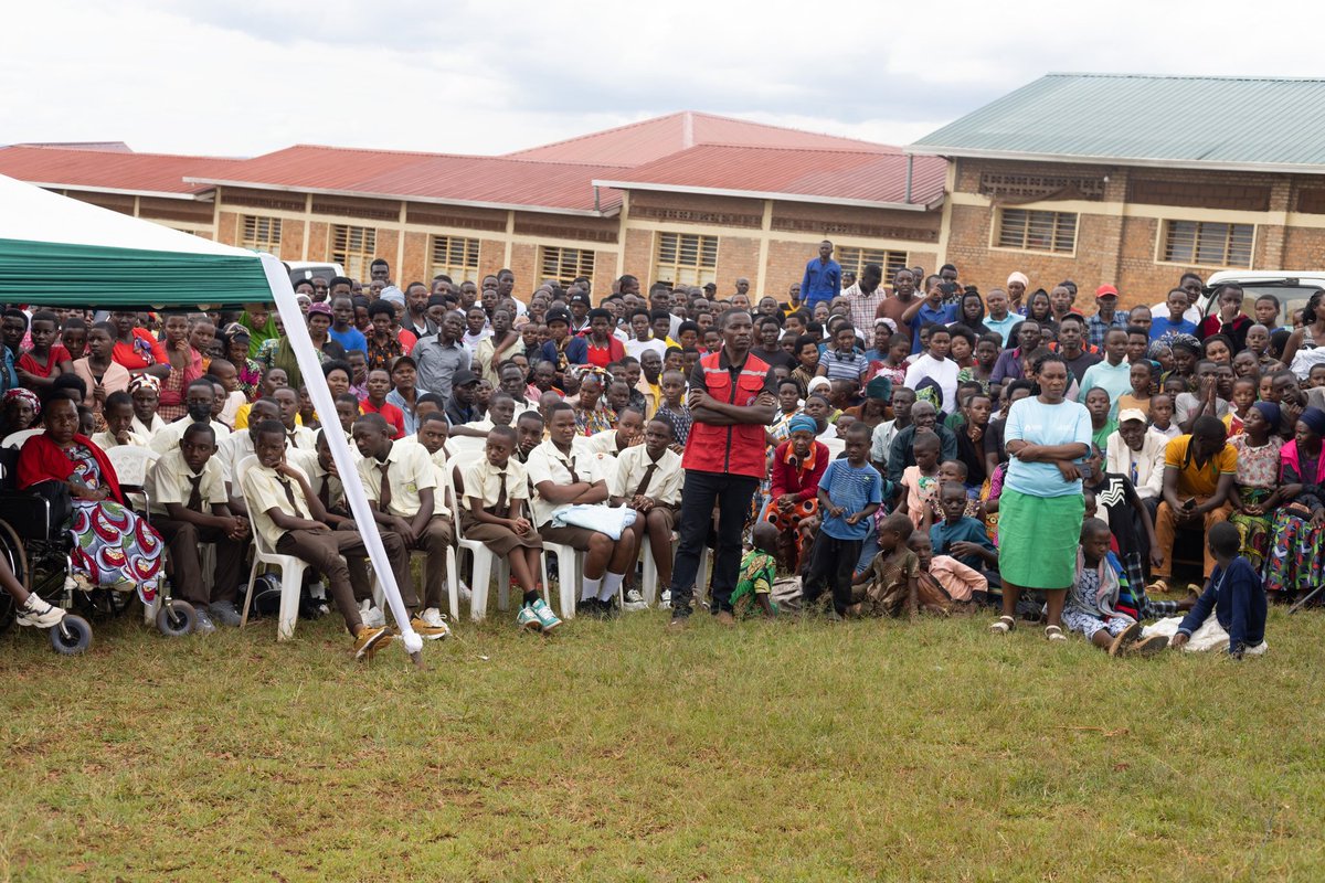 wasac_rwanda's tweet photo. Today, #WASACGroup and partners joined the residents of Karenge Sector in @RwamaganaDistr to celebrate World Water Day 2026. Under the theme "Water and Gender," the event highlighted how gender equality is vital for effective water access, management and conservation efforts. https://t.co/k5fzjS9V7F