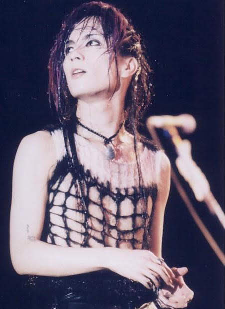 hourly diru tweet media