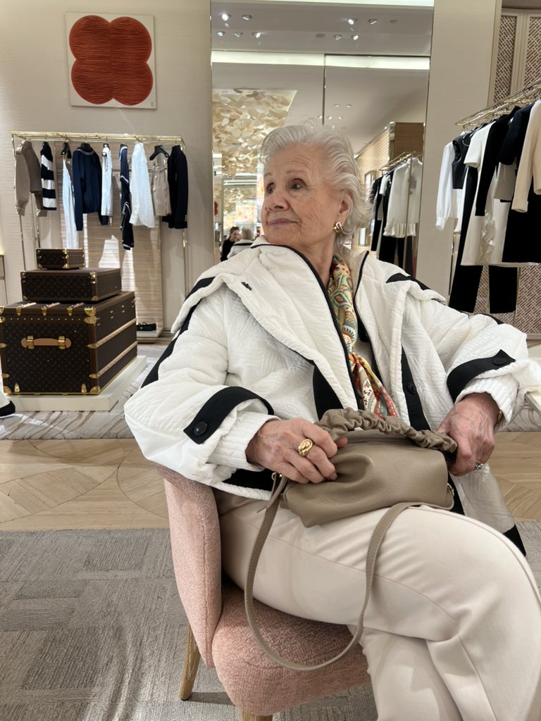 María⚡️ tweet media