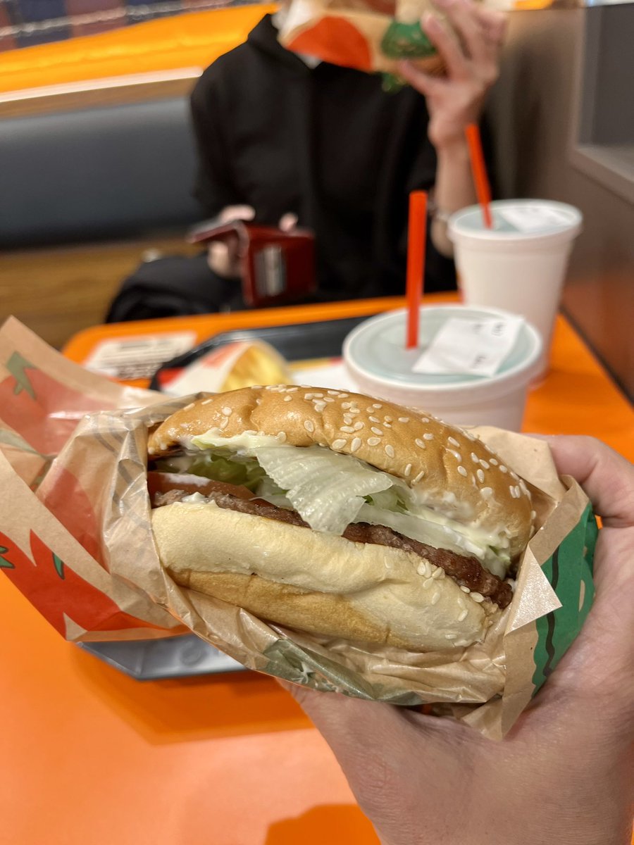 不在性書店 BE ABSENT tweet media