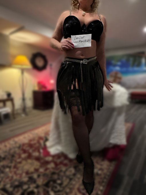 Jaymini_Care_'s tweet photo. We have sensual busty Ukrainian girls today named Nicole and Linda. On Sunday we hot Slavic girls. 
Jaymini Care
608 Queensway
Etobicoke
M8Y 1K1
416-354-2009 (landline)
https://t.co/FRFFfJtdAA
#EtobicokeMassage https://t.co/V9M1La9oUp