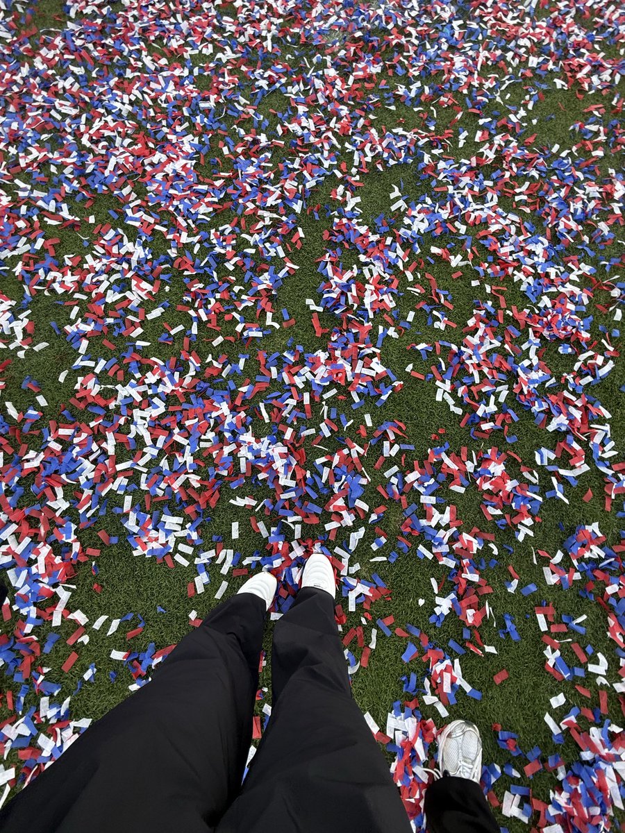 Phoebe Schecter tweet media