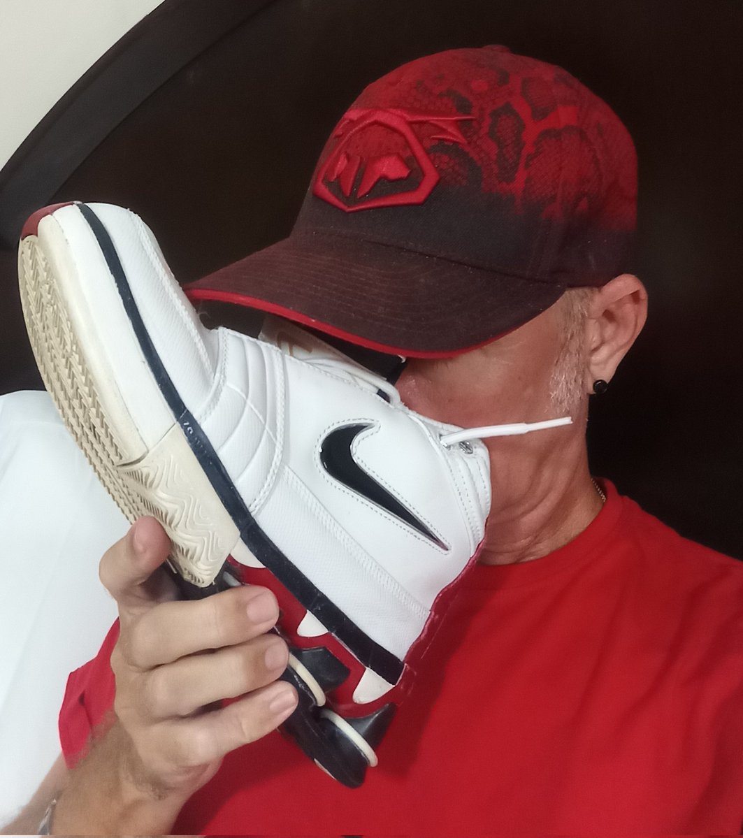 sneakerfreaked tweet media