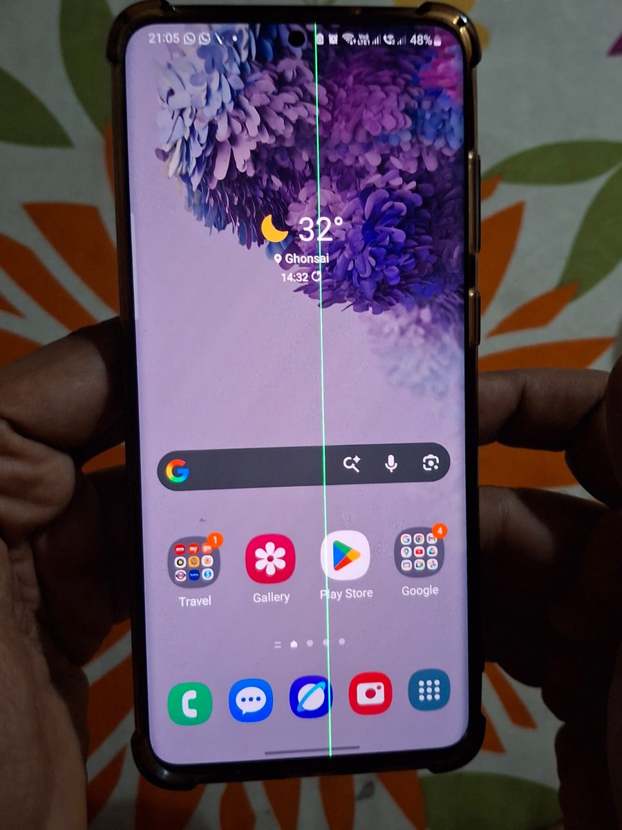Shauzab_Zaidi's tweet image. @SamsungIndia Done hidin'. Now shinin'. Only Linin'. Samsung Galaxy - The phone with the line (tag line inspired by Nestle Polo - The mint with the hole) 🤣🤣
#Samsunggalaxy #greenline #displayissue #displayquality #lineonscreen #poorquality #consumerprotection