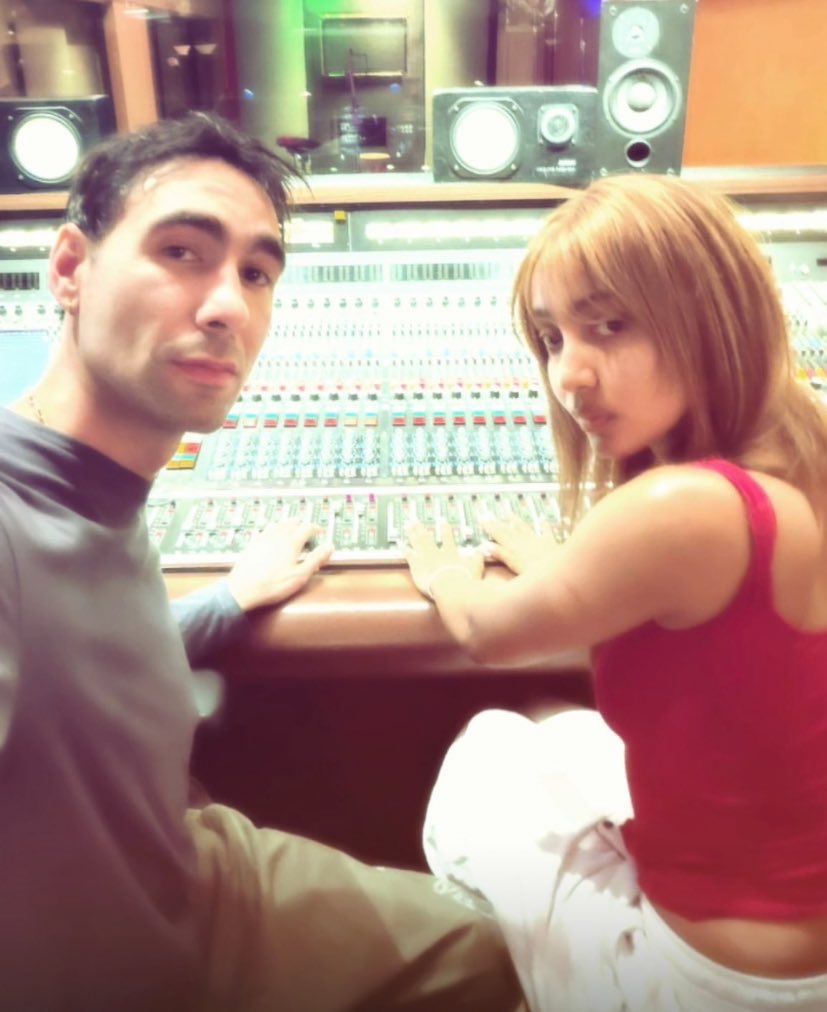 Info PinkPantheress tweet media