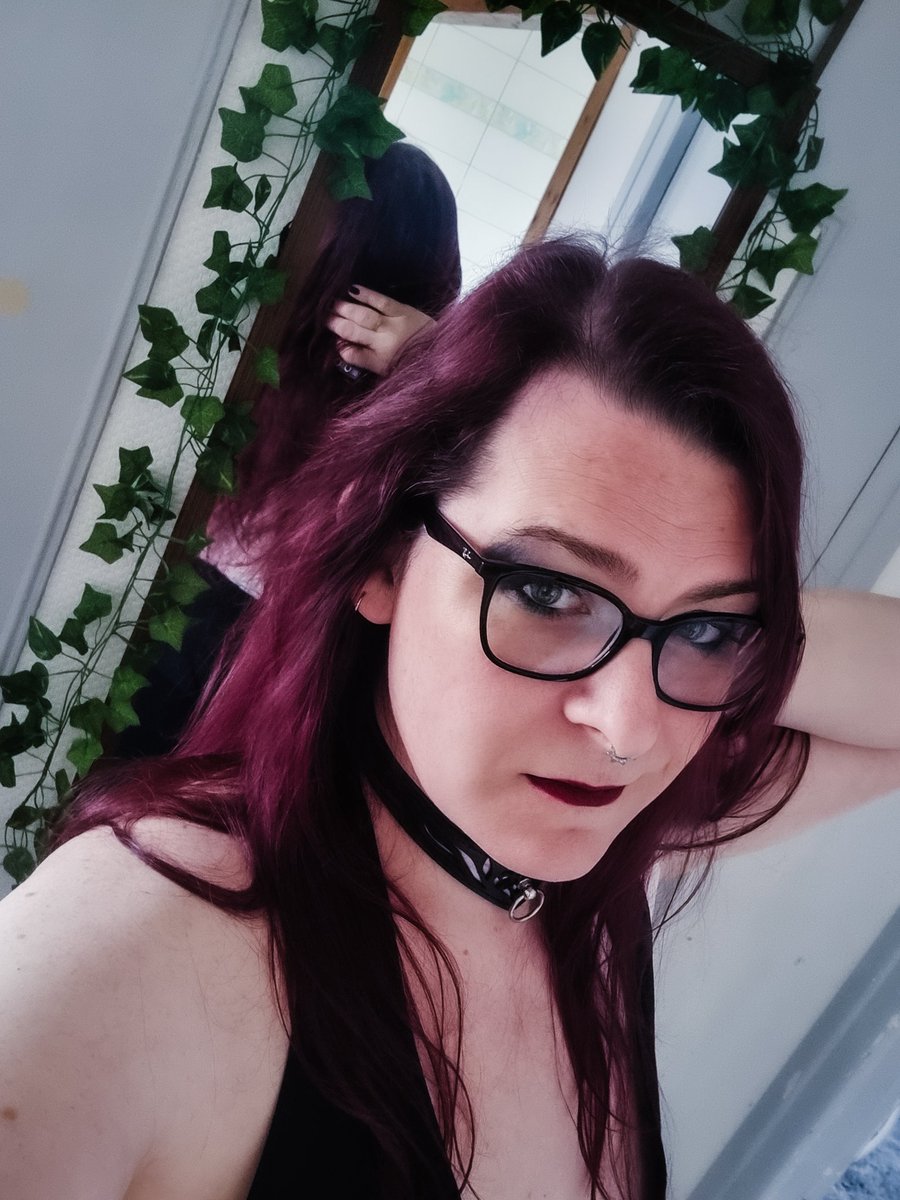 Yrys Lyss tweet media