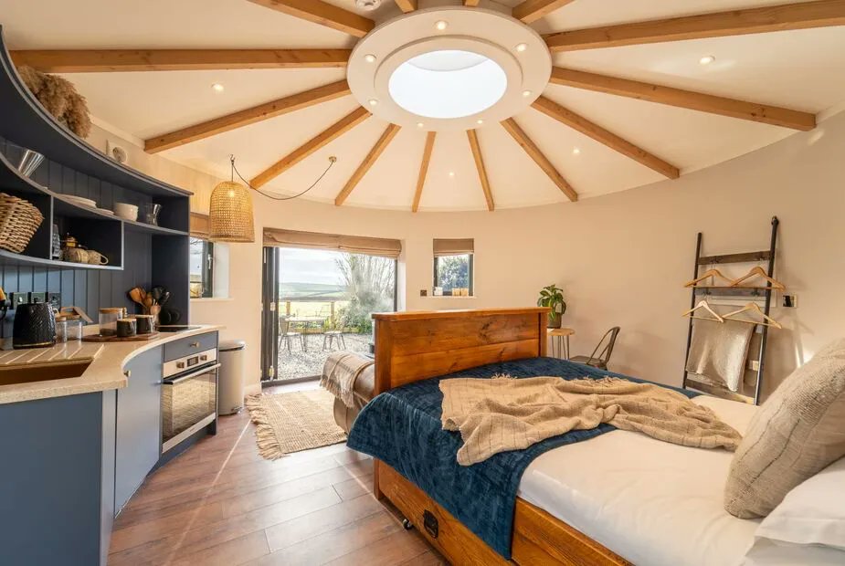 SnaptripUK's tweet photo. Stop scrolling.

Imagine spending Easter here instead.

Would you book it? https://t.co/CI6RLIoNPG