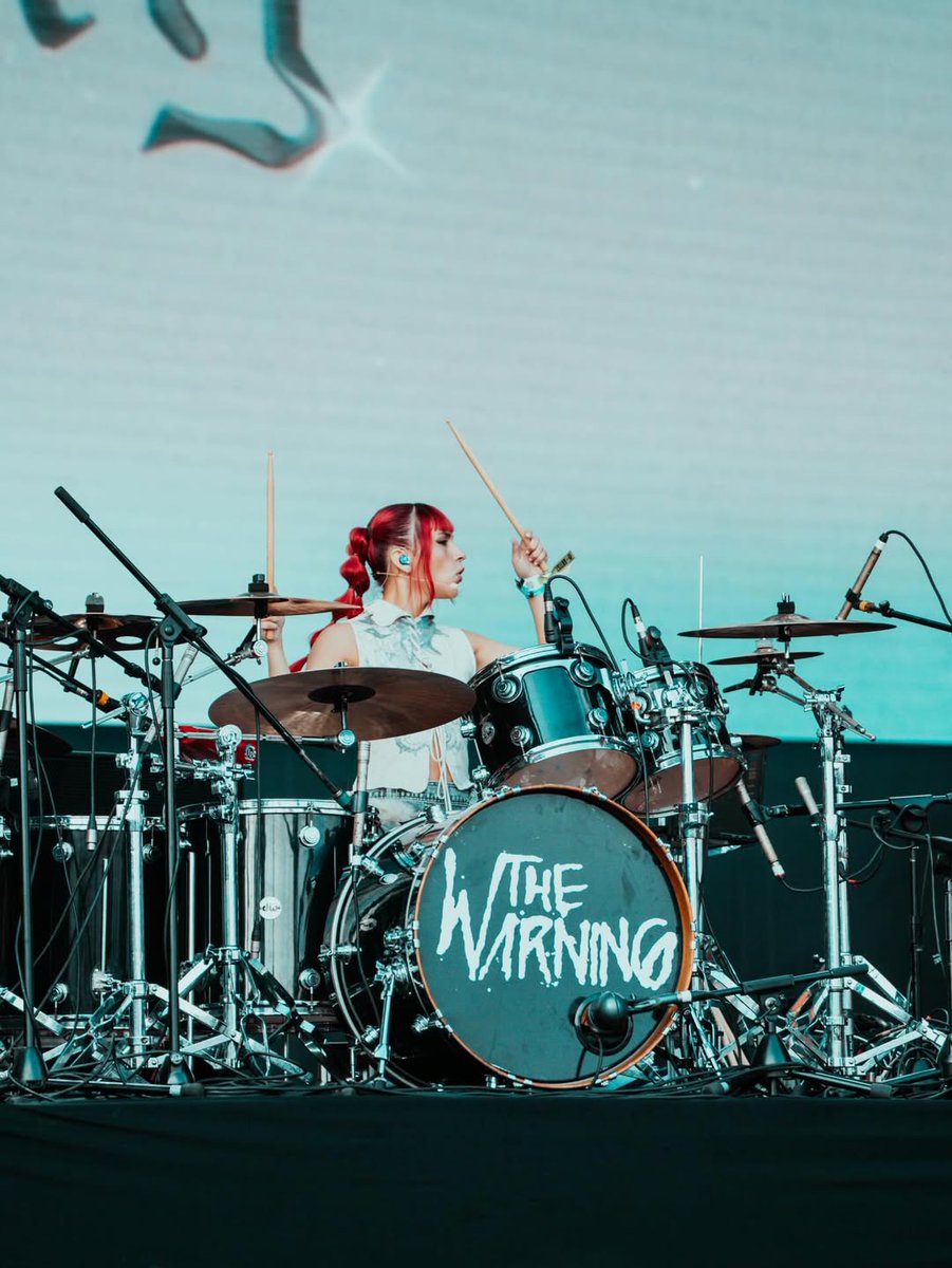 You rip my hair, my style, my jeans
I swear you copy everything