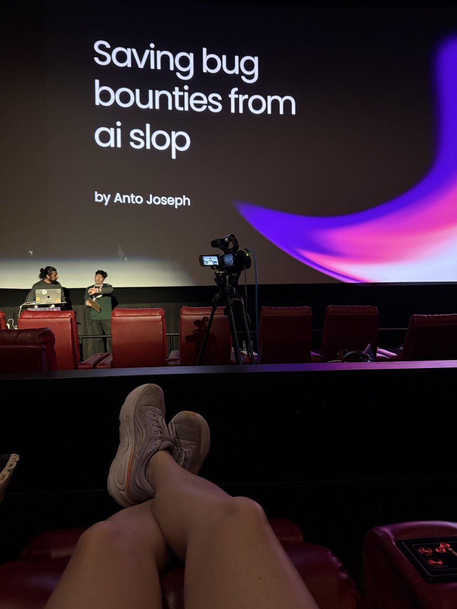 Goldielokx tweet media