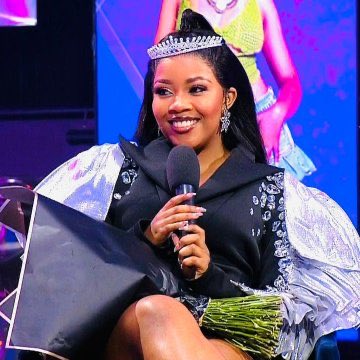 Dee 👑 tweet media