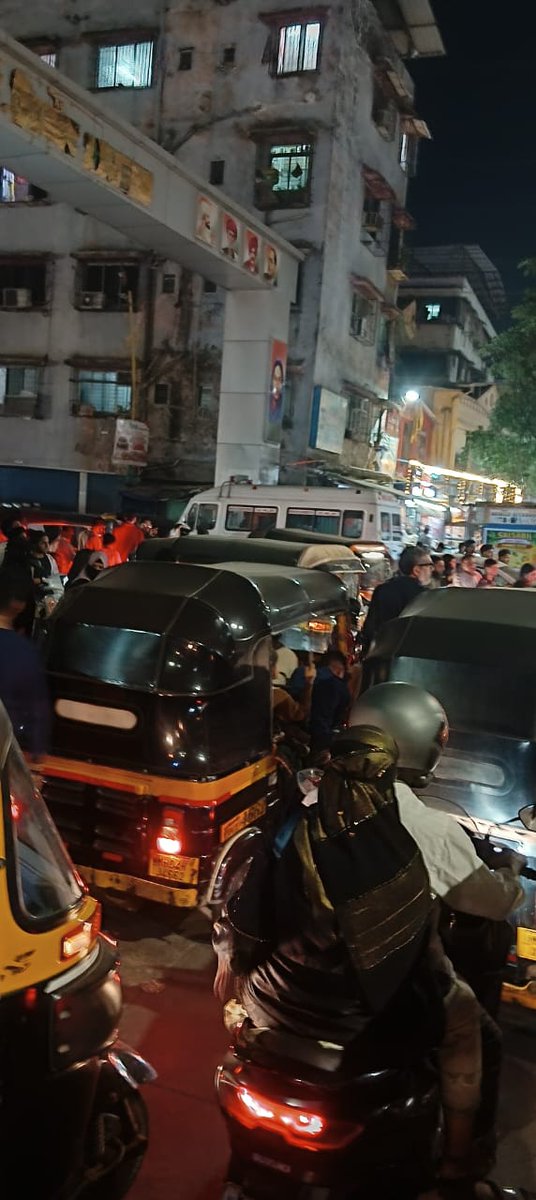 IraqiArif's tweet photo. Heavy traffic at M.M.Valley. Mittal Junction due to the Mela at Mittal and MMValley and the department are sleeping at home.....@ThaneLive @CMOMaharashtra @ThaneCityPolice https://t.co/ed2rZlrMnn