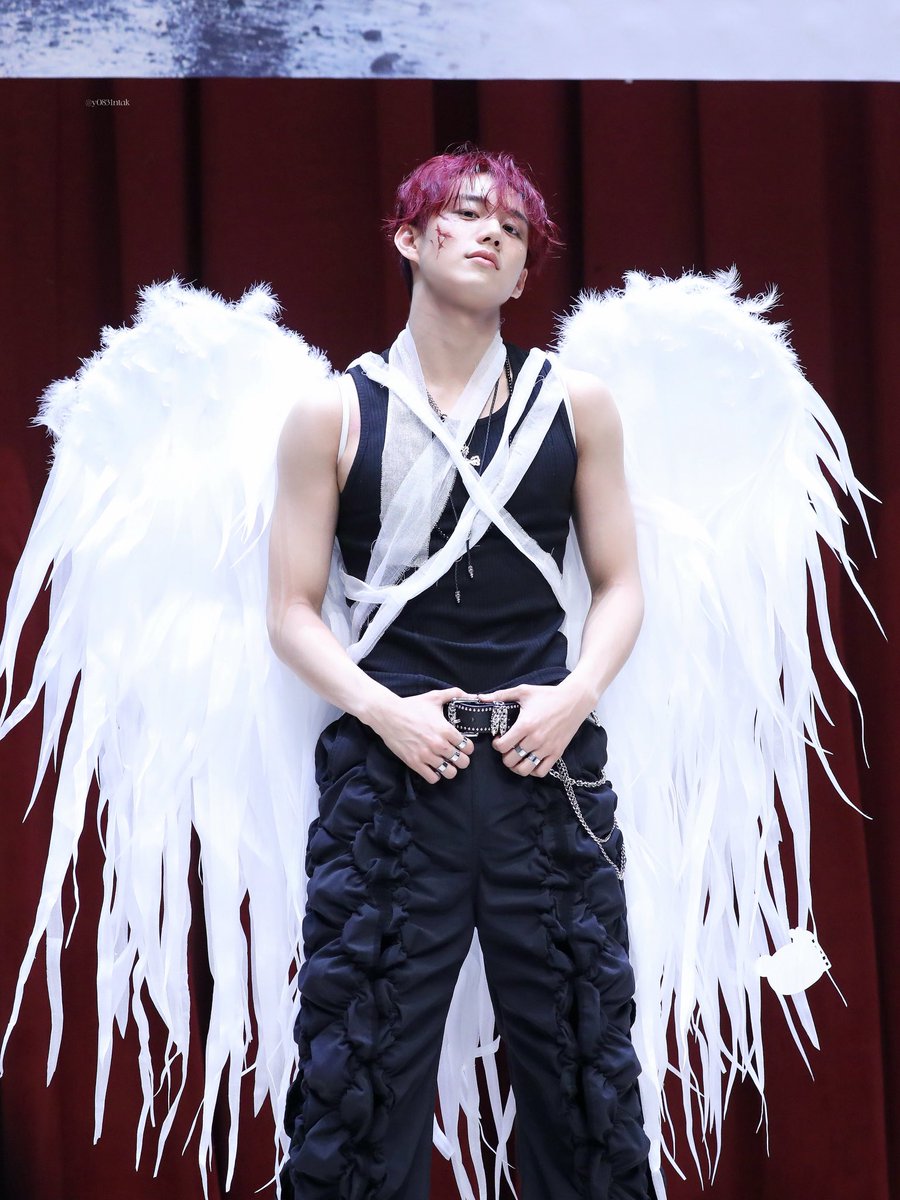 kpop moments that could kill achilleans tweet media