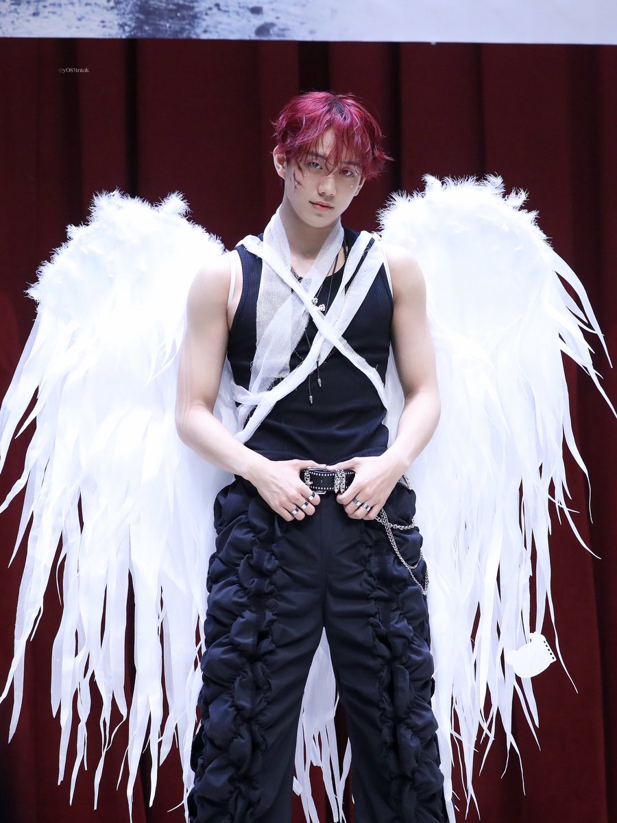 kpop moments that could kill achilleans tweet media