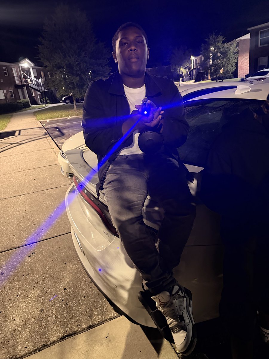 Fookie100k_'s tweet photo. Pop out with the them members a nigga bet no play with this shit I’m dying about the gang I’ll spray bout the click💯🩸… 👻 https://t.co/cdkTjit51c