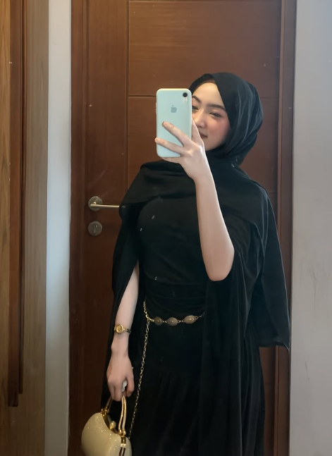 Nabilafis11's tweet photo. Ied fashion https://t.co/LKlZfQs2SP