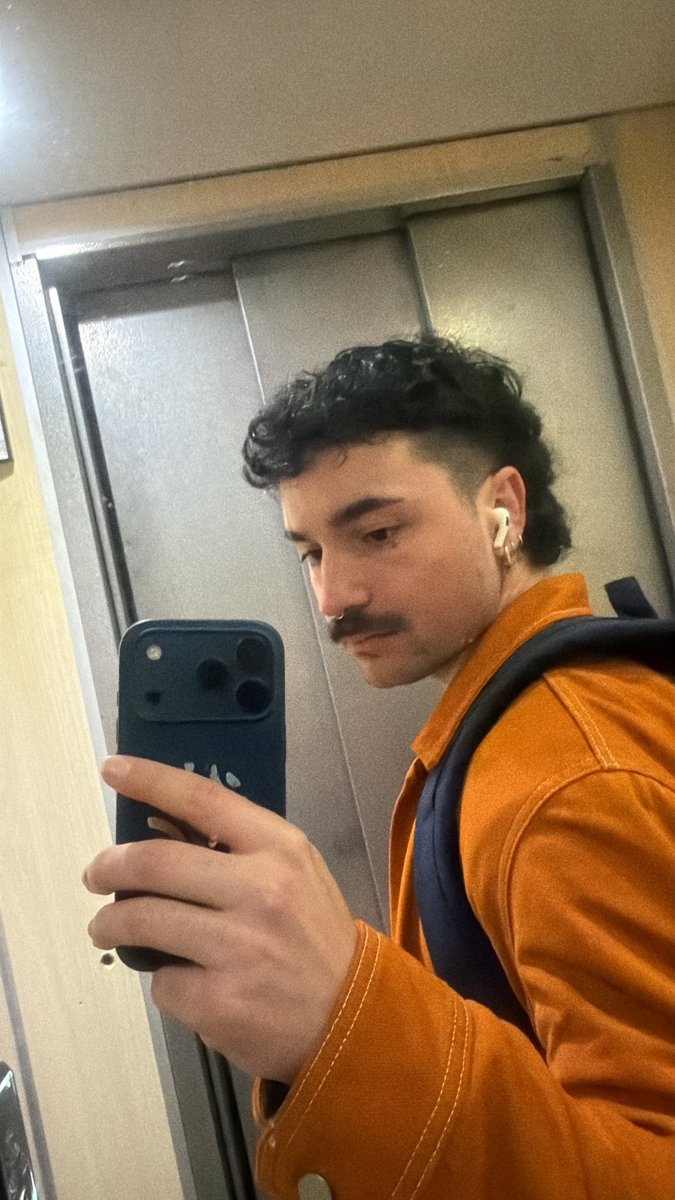 tim au thé tweet media