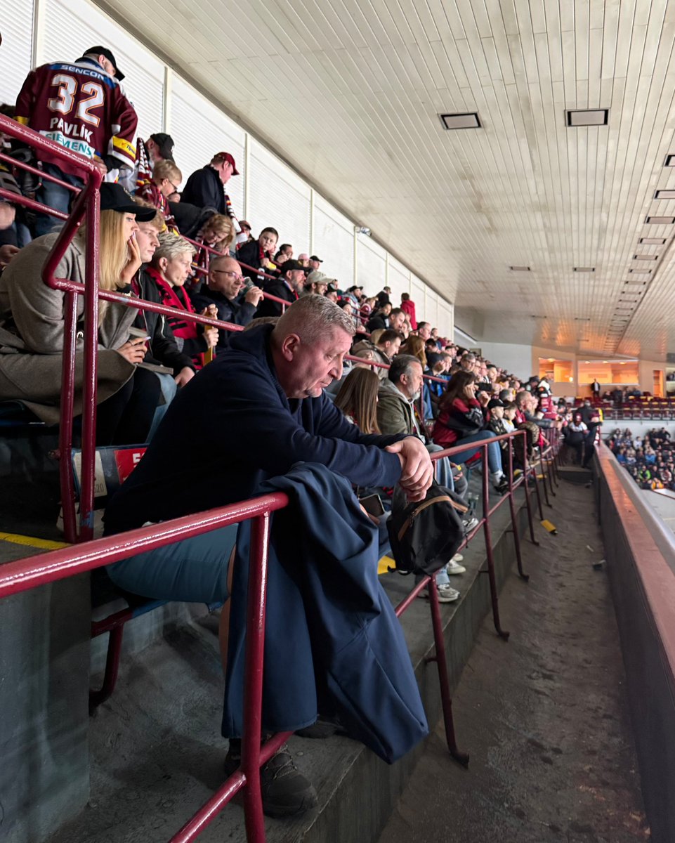 Mistři světa tweet media