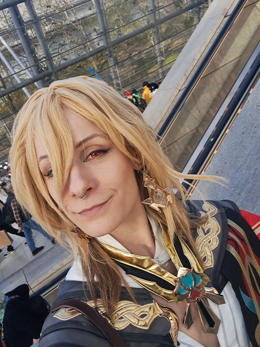 𝐼𝑣𝑜𝑟𝑦 (C6 Hkvthm haver) tweet media