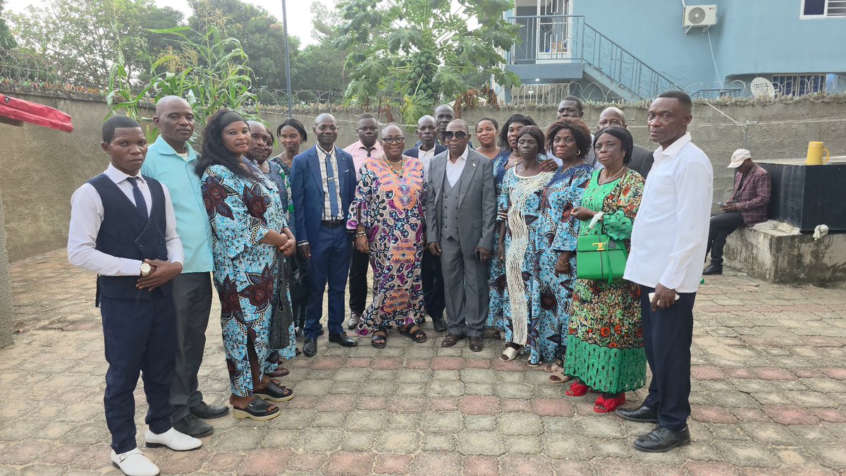 FondsEt's tweet photo. 13e session de la conférence des Gouverneurs des Provinces en RDC: Invitée par le Gouvernement à prendre part aux travaux de cette 13e session, L’ADG @alice_mirimo a été reçue chaleureusement par l’équipe de l’Agence provinciale du FNPSS/Kwilu, ce dimanche à son arrivée. #RDC https://t.co/RiSmileluD
