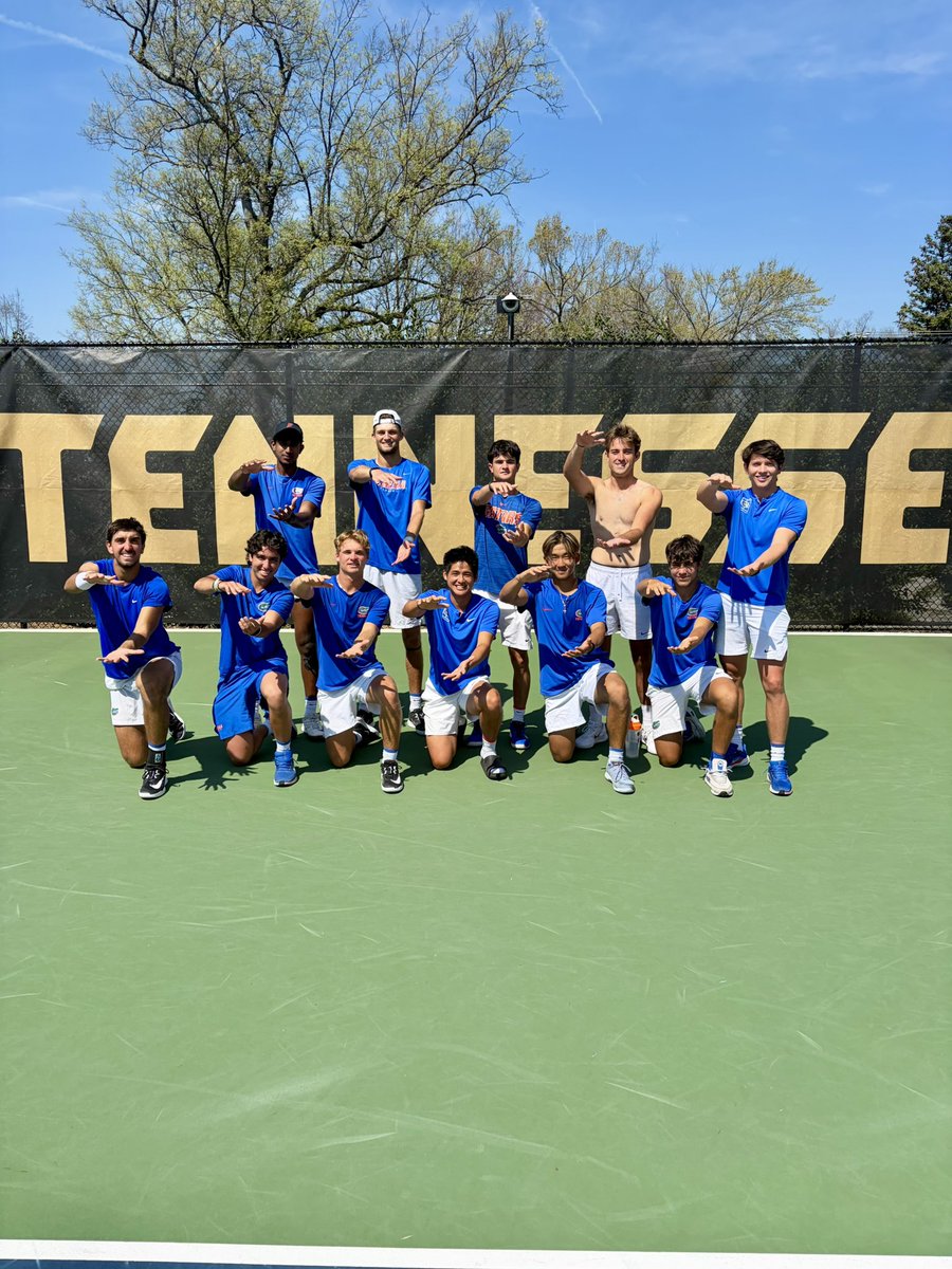 GatorsMTN's tweet photo. RIGHT OVER LEFT 🗣️🗣️🗣️ https://t.co/jZDUfQT0eJ