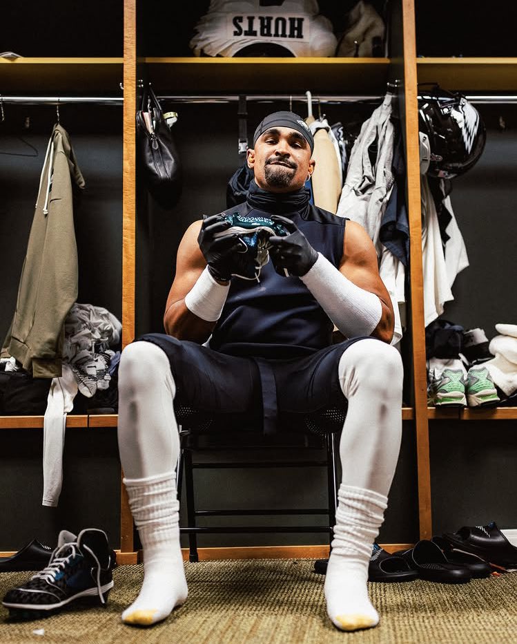 Quay L.Jones🦅 #FlyEaglesFly SBLIX CHAMPIONS!! tweet media