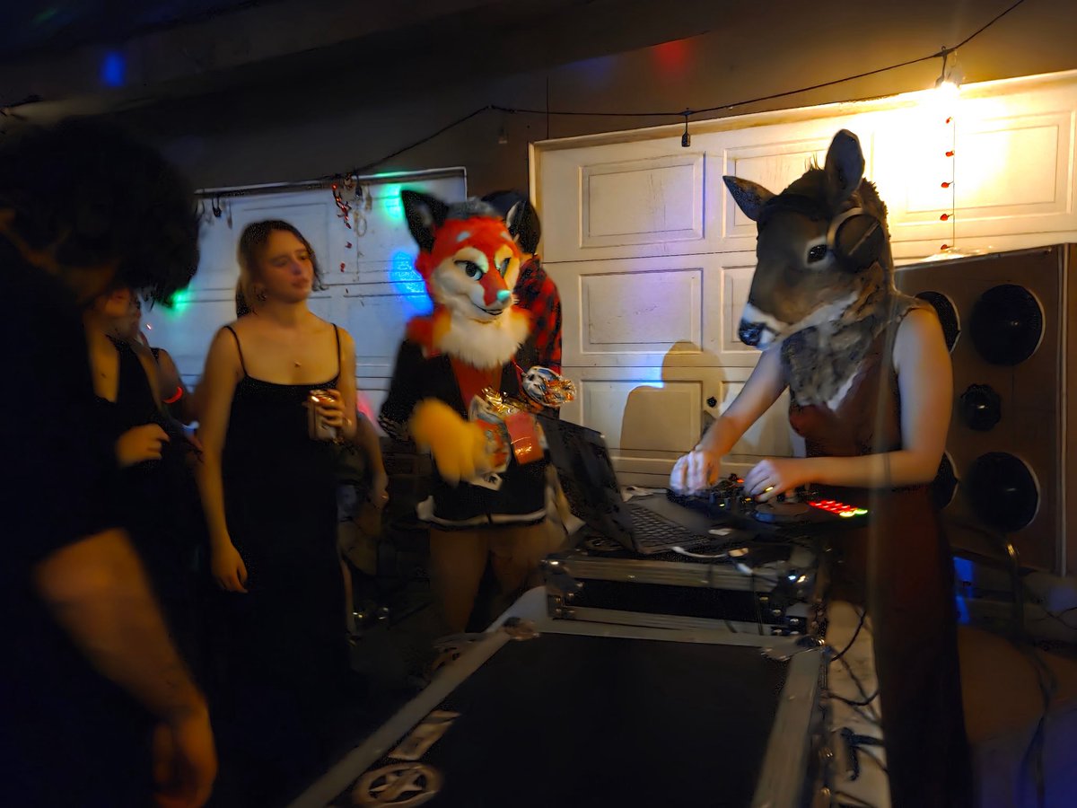 doecaine tweet media