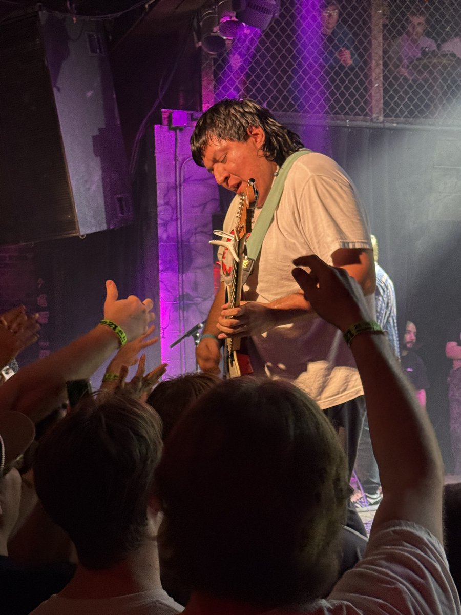 ✨localchaos✨ tweet media