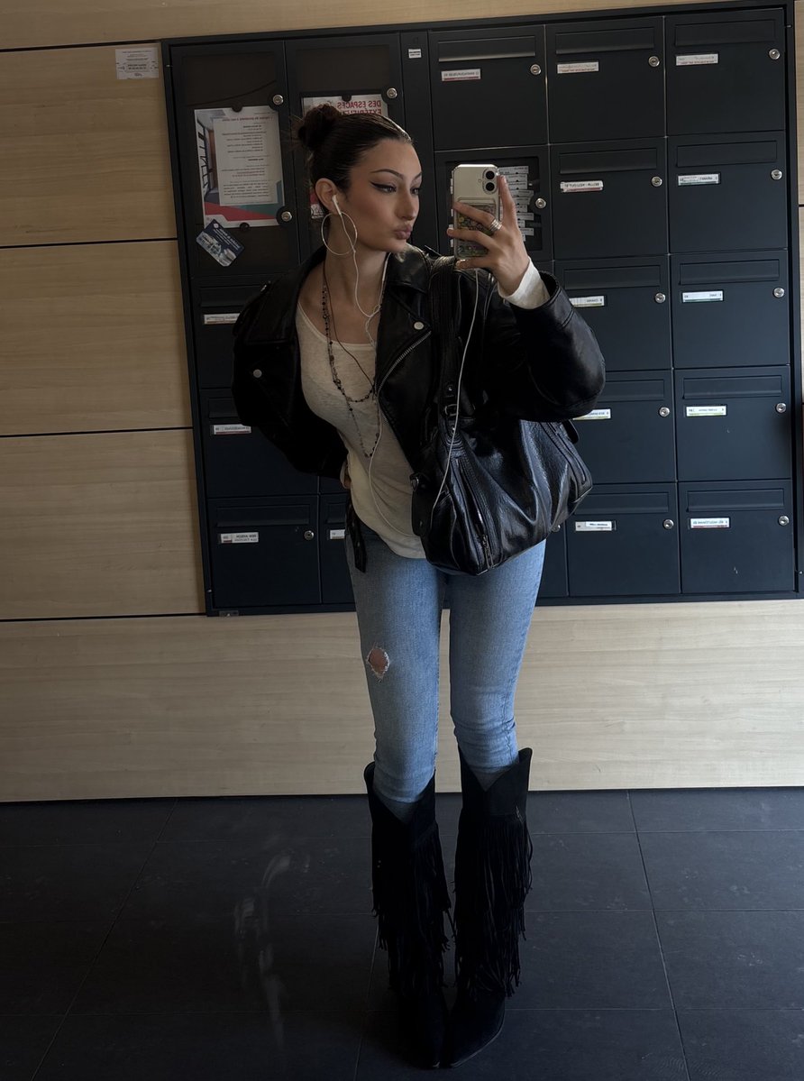 Lina 📁 tweet media