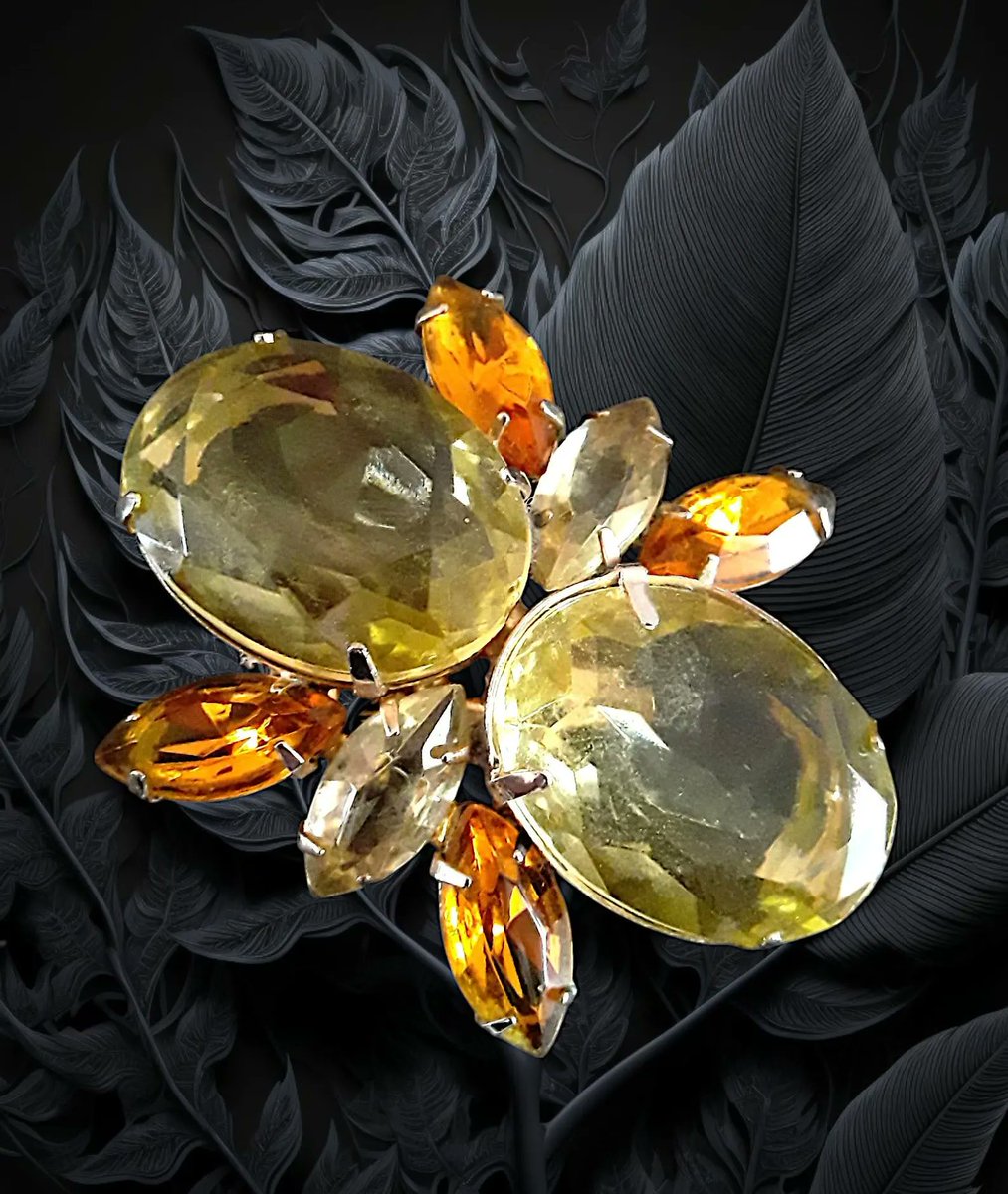 renaissancefai's tweet photo. Faceted Glass Butterfly Brooch, Clear Citrine &amp; Topaz, Gold Tone, Open Back, Vintage
https://t.co/4mCojEUeEM?
#brooch #pin #vintage #insect #bug #butterfly #glass #faceted #clear #citrine #topaz #elegant #large #openBack #nature #figural #giftforHer #goldtone #goldplate https://t.co/O0aMyiO9ao