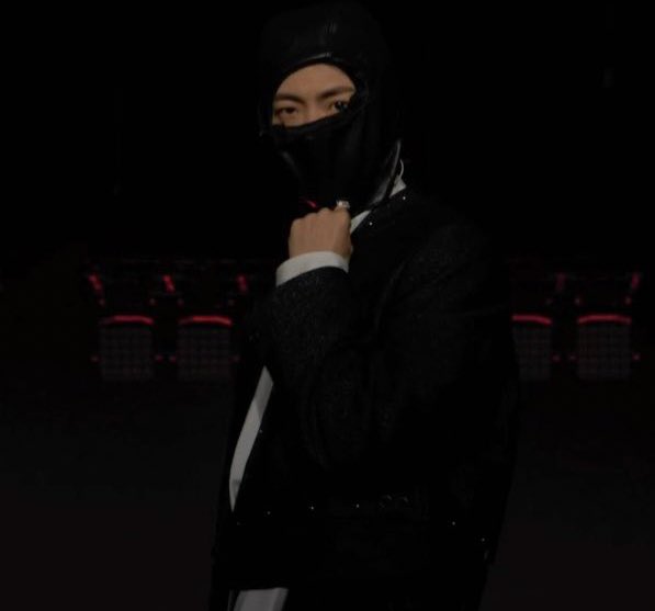 Roza ⁷ | 𝐀𝐑𝐈𝐑𝐀𝐍𝐆 🪭⛵️ tweet media