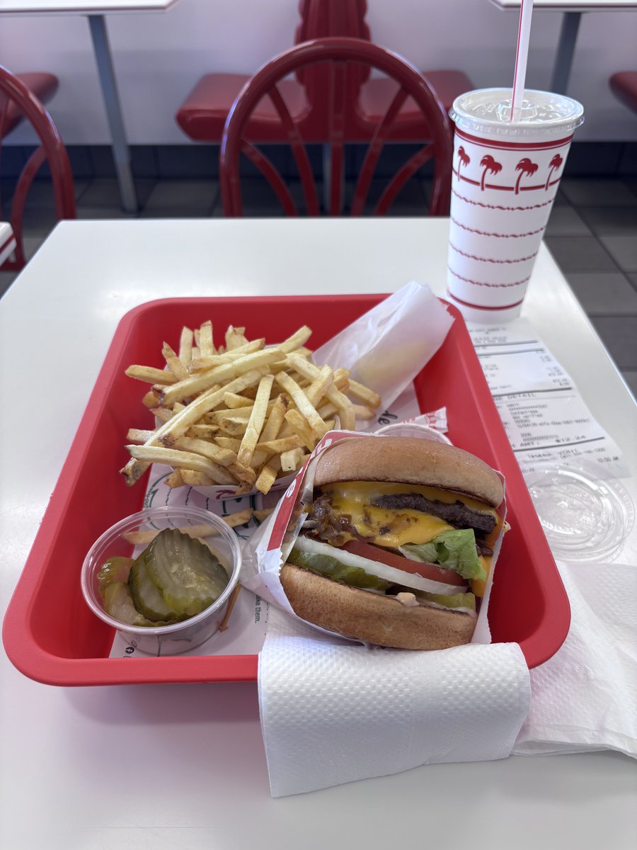 Tori Wan Kenobi tweet media