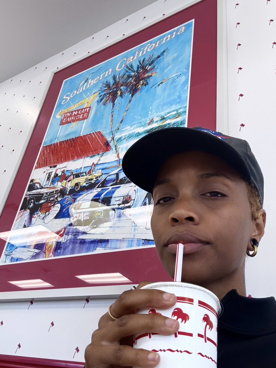 Tori Wan Kenobi tweet media