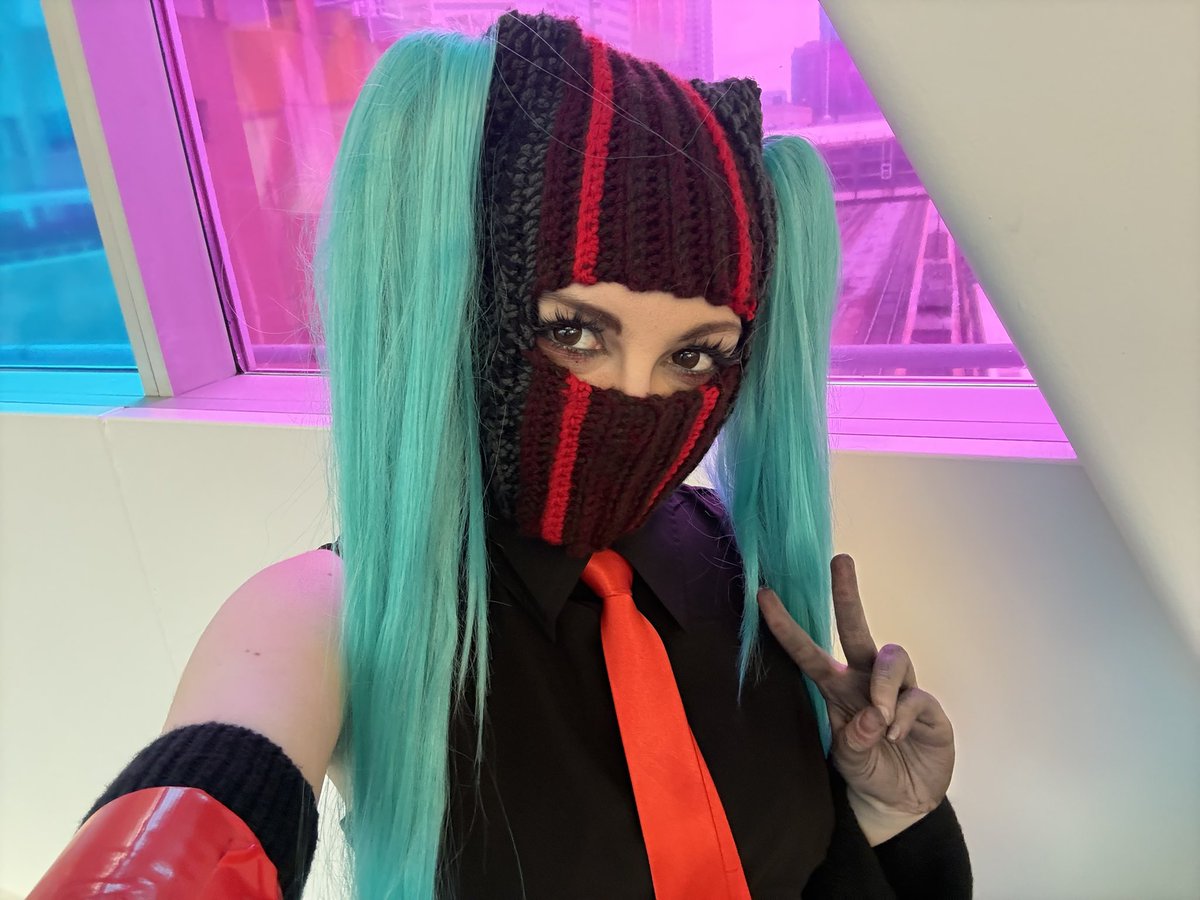 ley Ψ osheaga tweet media