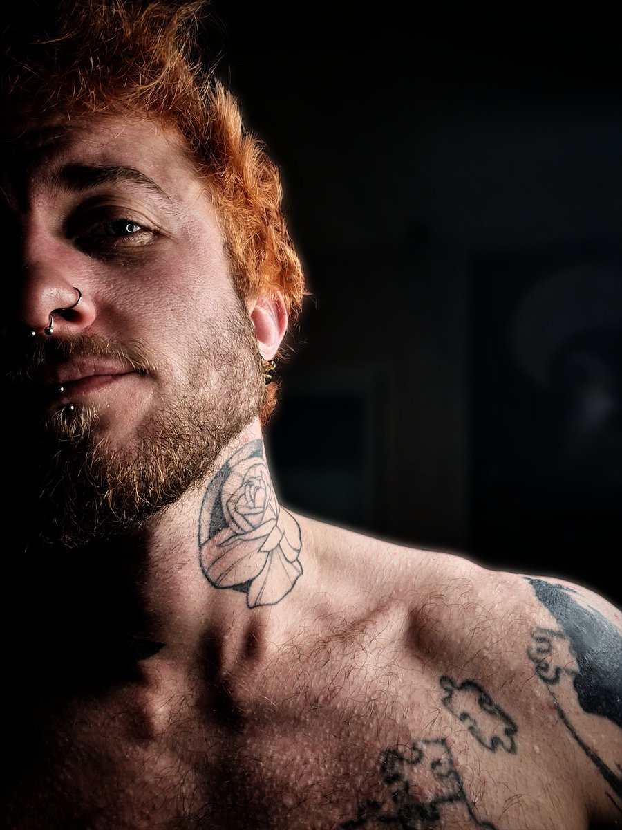 Charly 🌙 tweet media