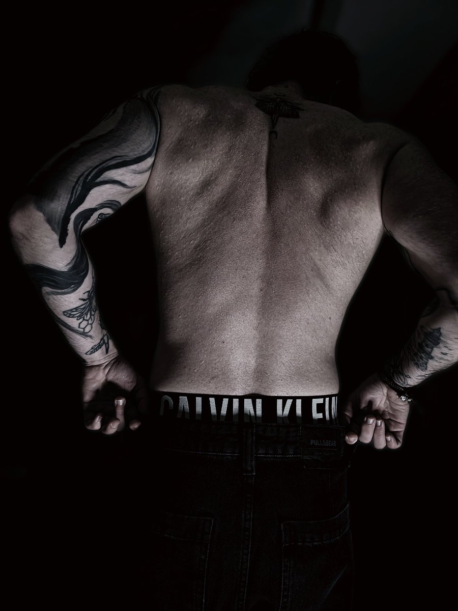 Charly 🌙 tweet media