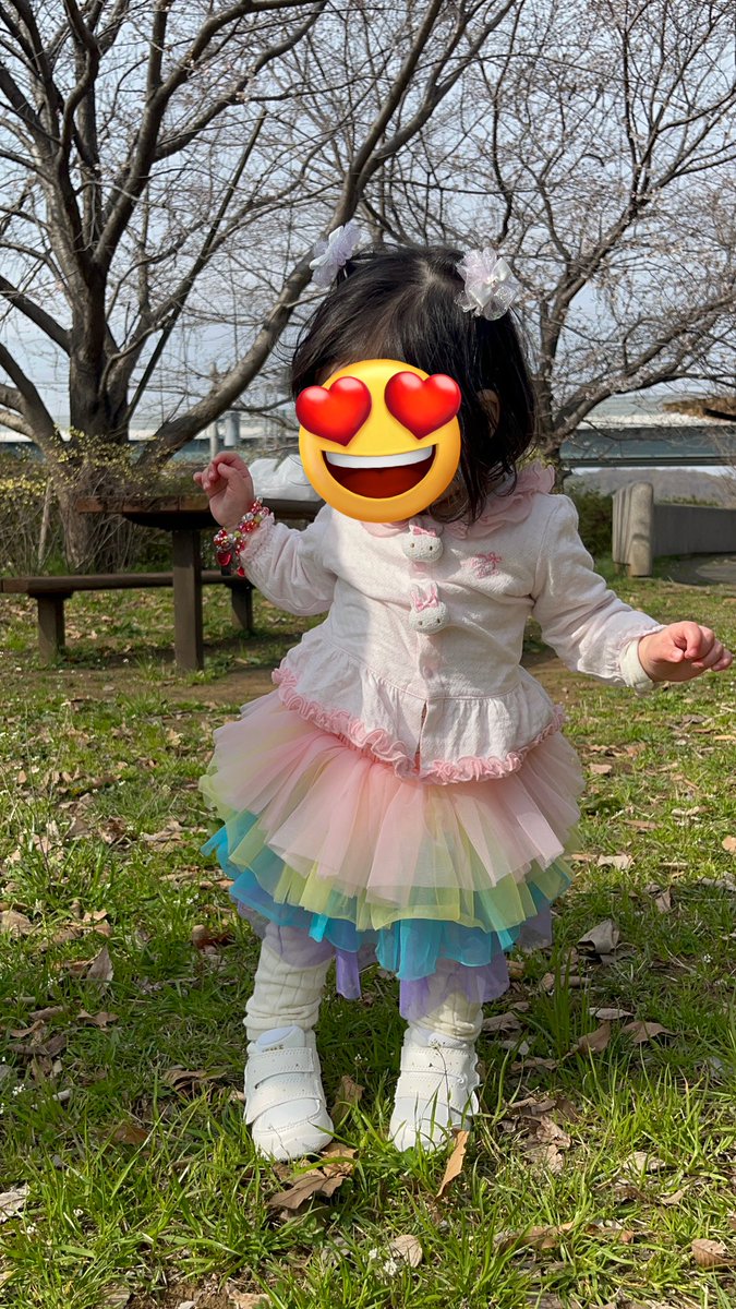 初めて靴履いて歩いたー
どんどん離れてって寂しい🤣

服がブリブリしすぎてる✨️