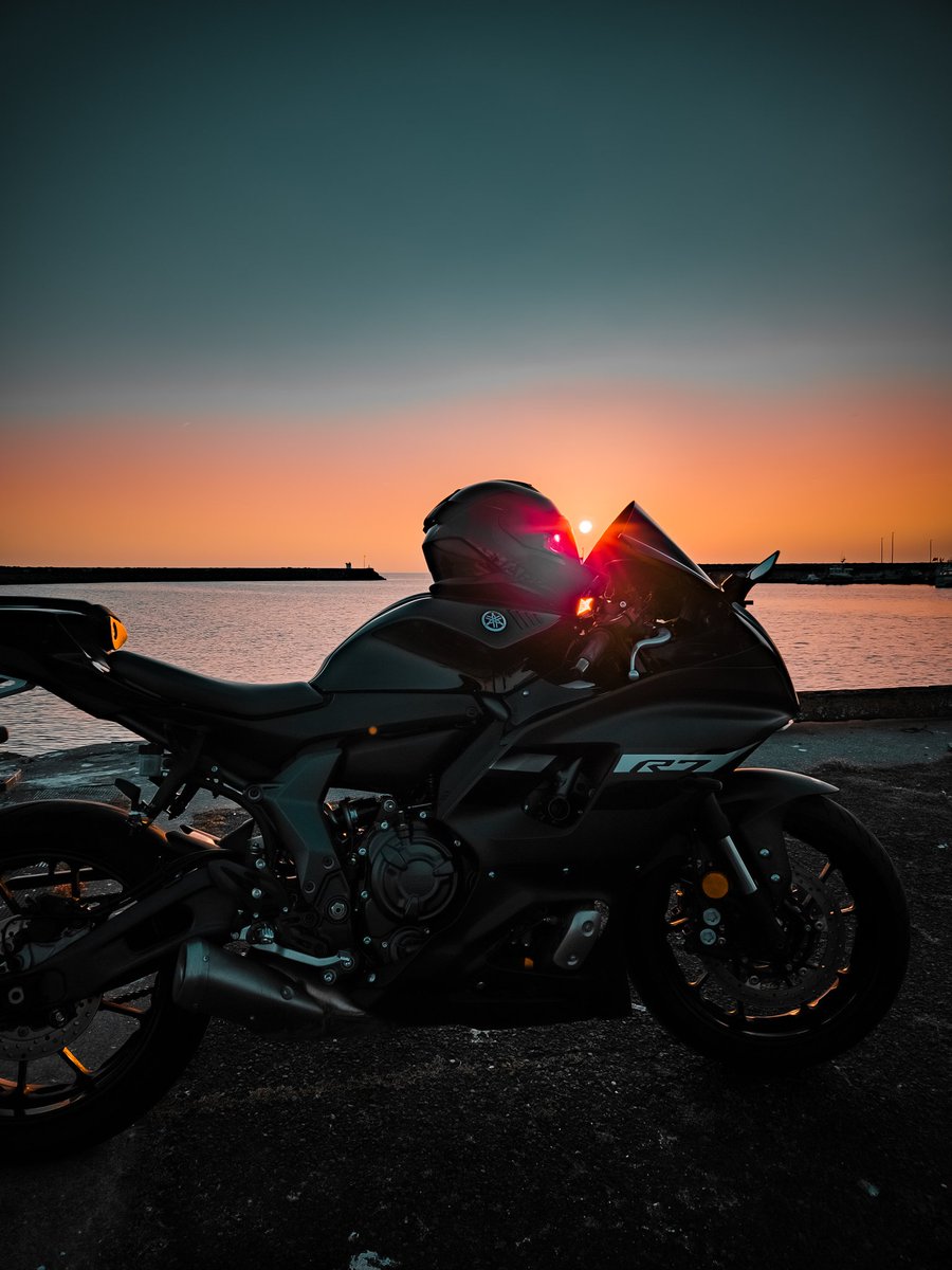 Flachony tweet media