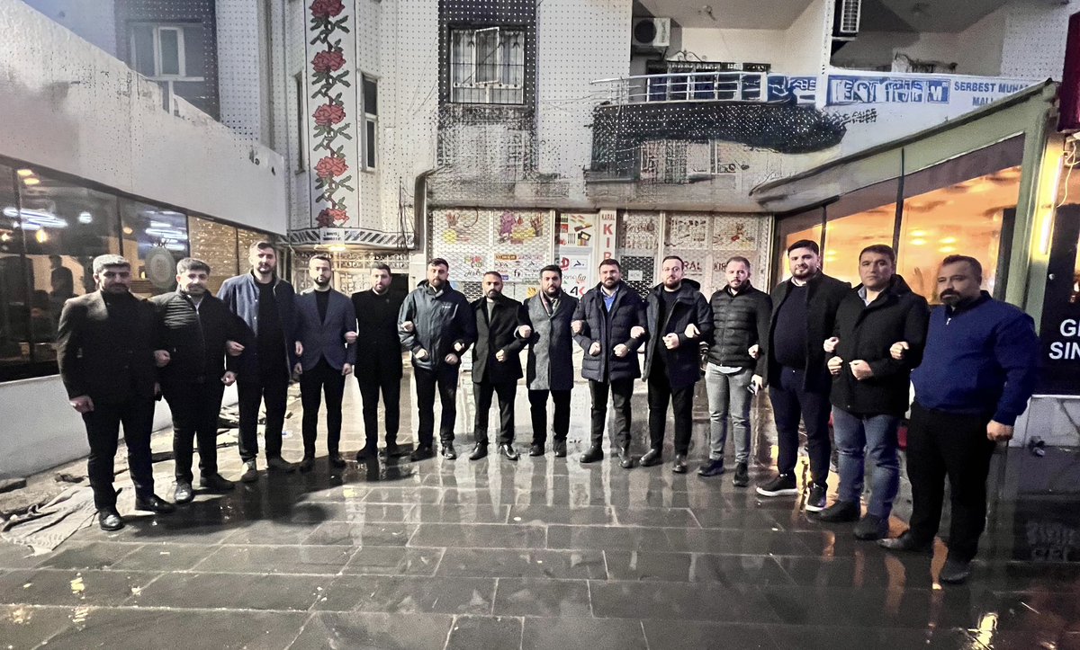 📍Şırnak / Silopi Asri Mezarlığı

TÜGVA Şırnak İl Temsilcimiz <a href="/mesut_atille7/">Mesut Atille</a> kardeşimizin muhterem validelerinin vefatı dolayısıyla cenaze merasimine katıldık.

Merhumeye Allah’tan rahmet, başta kıymetli kardeşimiz olmak üzere ailesine ve yakınlarına sabır ve başsağlığı