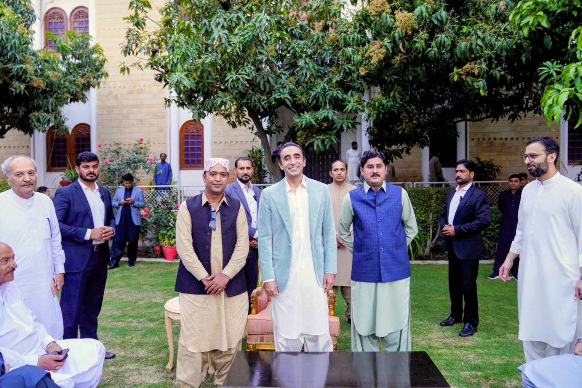 tunio_umed's tweet photo. Eid Greetings to Beloved Chairman @BBhuttoZardar
Wishing him good health, success and continued strength in serving the people of #Pakistan 🇵🇰🫶🇱🇾  
#EidMubarak ❤️ https://t.co/n0PQj2QXxH
