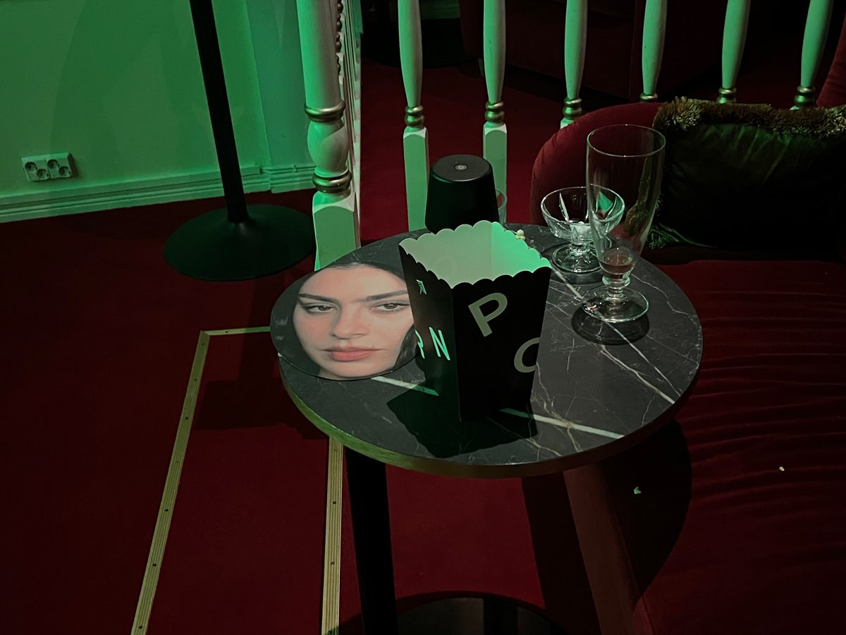 irl girl tweet media