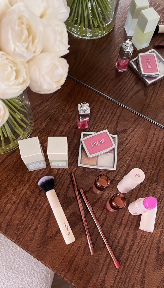 ϻ𝐚𝔥𝐚 tweet media