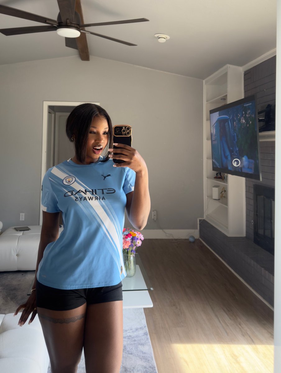 Precious tweet media