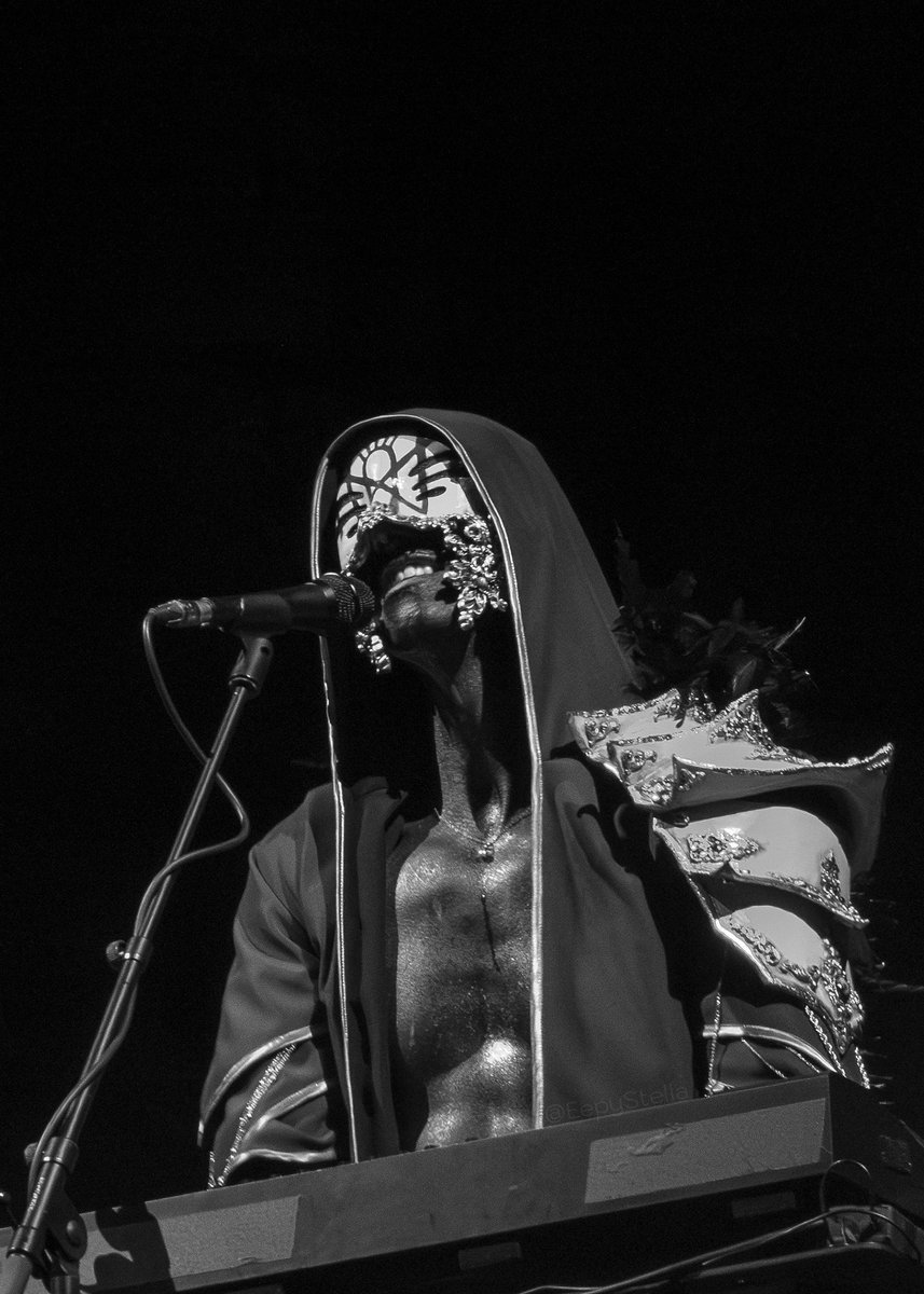 LieutenantRose's tweet image. Here you go hun!!! Unfortunately I don’t remember who the photographer is, it’s been a while since I made it my lock screen