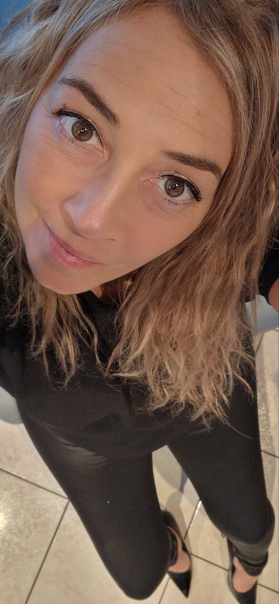 freespirit2311's tweet photo. Mi manchi.
È un modo di dire"ti prego corri da me".

E stringimi.
Più forte che puoi..... https://t.co/mivbVg7xcK