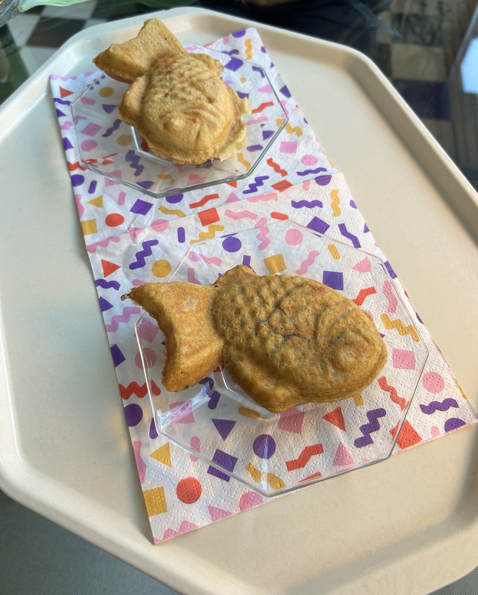 walnussplunder's tweet photo. omg war vorhin mit oomf essen schaut mal wie süß das war so lecker auch ihr glaubt nicht https://t.co/87l9ETcphE