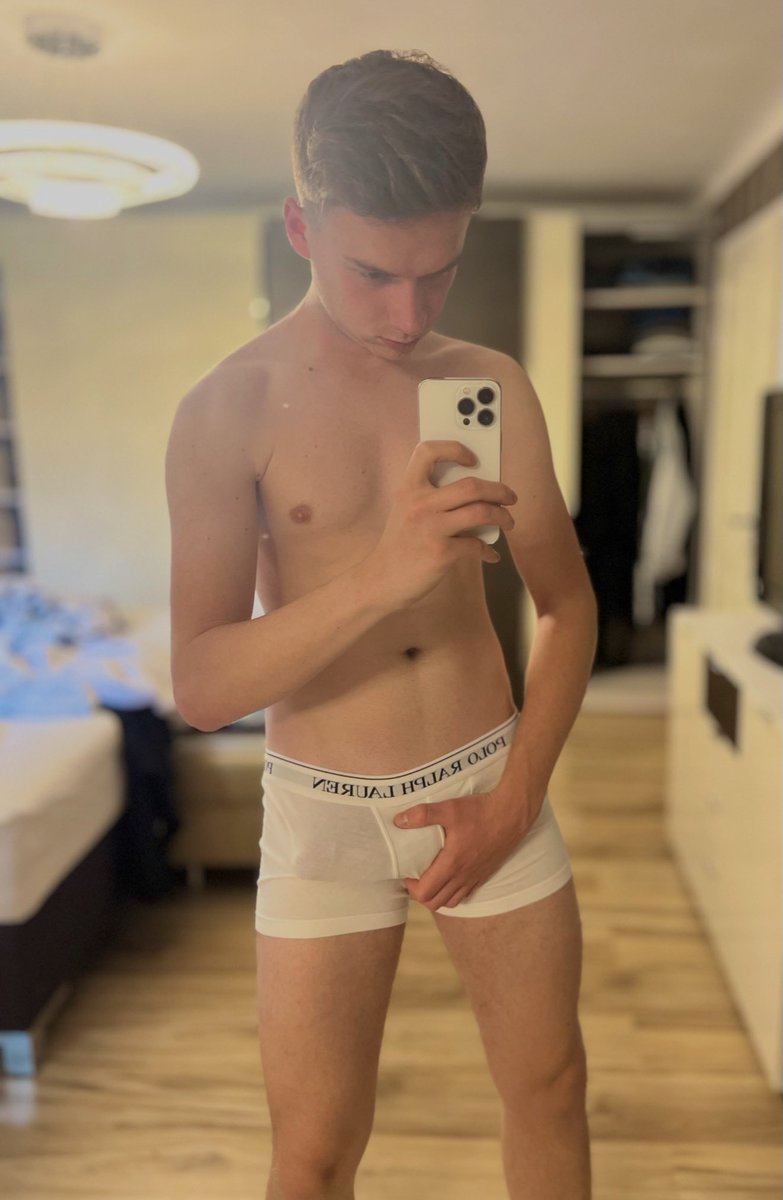 itsFLO 🔞 tweet media