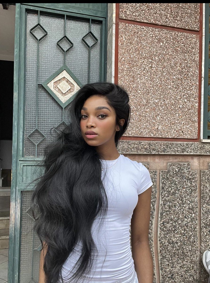 It’s better to have your own game and come out as runner up with your own core fans than asss lick and be forgotten a week after the show. Thandeka will be the next big thing 👏❤️. You were brave and courageous
I can’t even drag her . You ate 
Congratulations