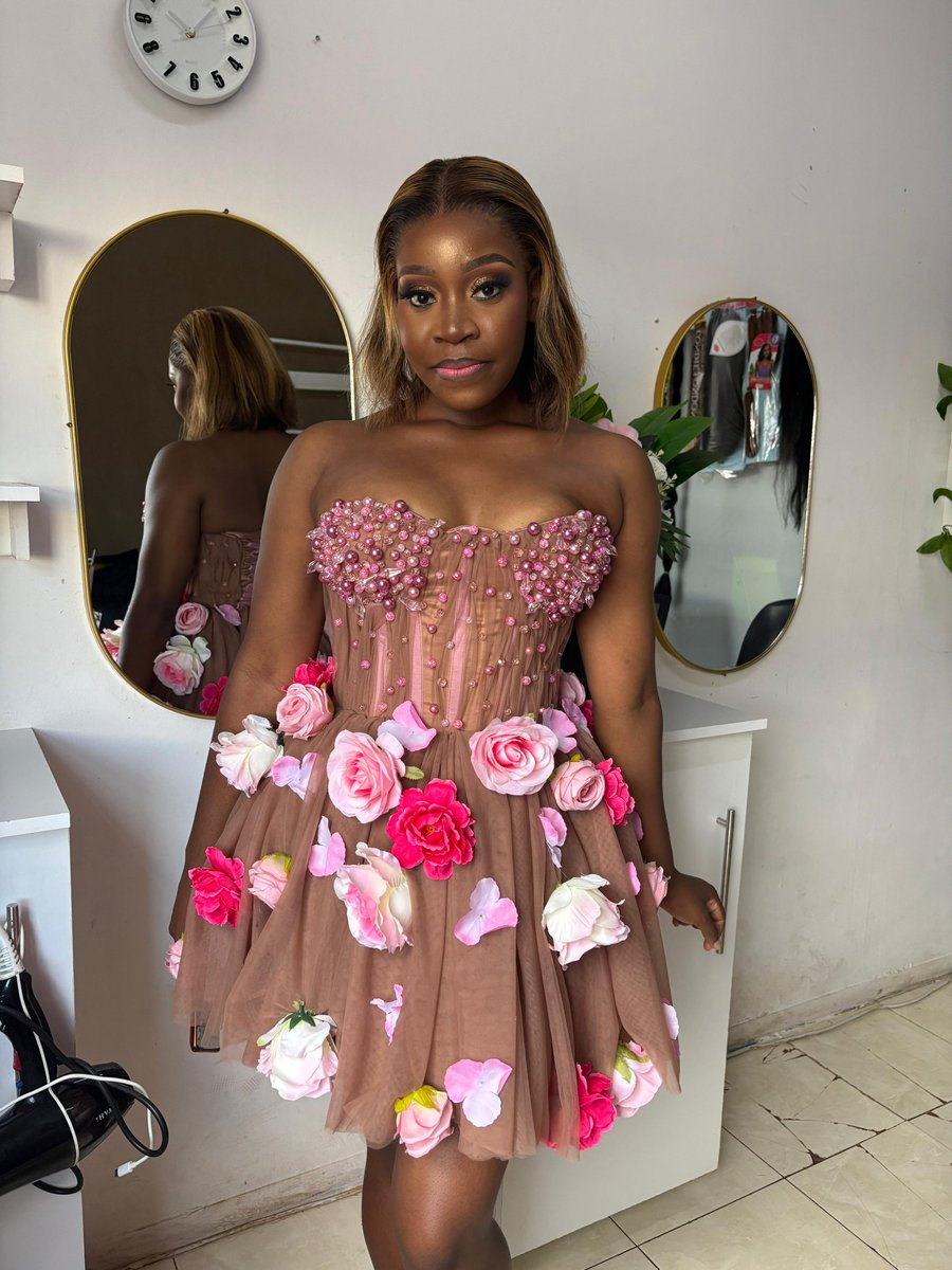 Murabelladesign's tweet photo. When I designed this dress for my birthday I knew liema would win🌸🌸🌸🌸🌸 🌺🌺💮💮

#BBMzansiS6 #Bazozwas6 https://t.co/uGst88a3WJ