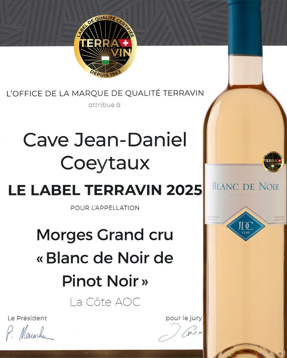 CaveJDC's tweet photo. 𝗨𝗻𝗲 𝗯𝗲𝗹𝗹𝗲 𝗻𝗼𝘂𝘃𝗲𝗹𝗹𝗲 à 𝗽𝗮𝗿𝘁𝗮𝗴𝗲𝗿 !🍇
Trois de nos vins viennent d’être distingués par le 𝗟𝗮𝗯𝗲𝗹 𝗱𝗲 𝗤𝘂𝗮𝗹𝗶𝘁é 𝗧𝗲𝗿𝗿𝗮𝘃𝗶𝗻 !🏅
Nous sommes très reconnaissants pour cette distinction, qui met en lumière le travail du domaine 🌿 https://t.co/mAXJGAnQ9x
