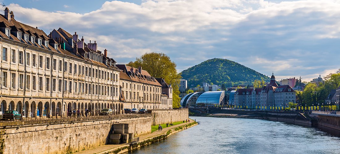 LBleuBlancRouge's tweet photo. 🚨🇫🇷 ALERTE DÉFAITE DE LA GAUCHE !🏆

L’Union de la Gauche-Les Écologistes PERD la Ville de Besançon (118 490 habitants).

La maire sortante écologiste Anne Vignot EST BATTUE. 👏🏻

#Municipales2026 https://t.co/H4exQCUpYO